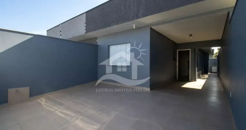 Casa Térrea à venda com piscina, 3 quarto(s),  sendo 1 suíte(s)  no bairro Flora Rica, 1500 metros da praia, Peruíbe-SP