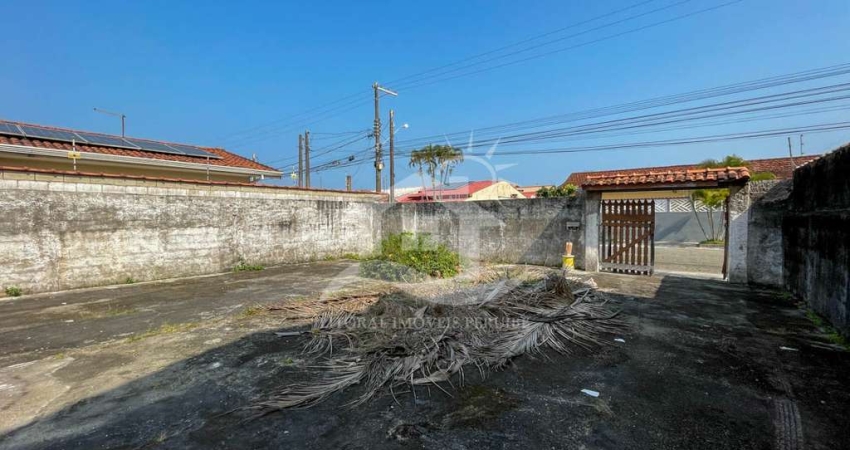 Casa Edícula à venda , 2 quarto(s),  sendo 1 suíte(s)  no bairro Jardim Beira Mar, 700 metros da praia, Peruíbe-SP