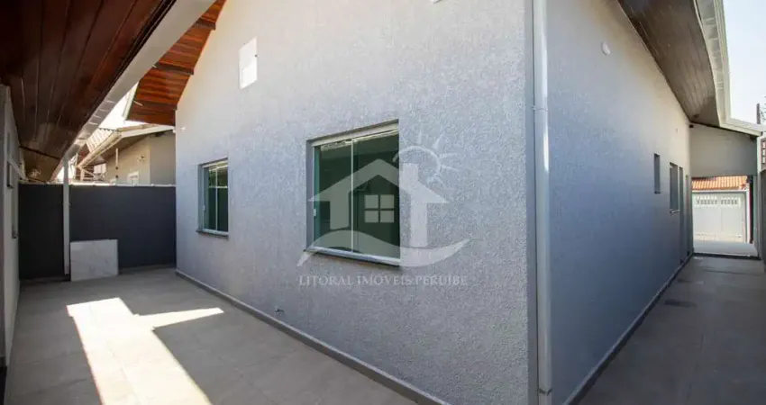 Casa Térrea com Edícula à venda com piscina, 3 quarto(s),  sendo 1 suíte(s)  no bairro Oasis, 600 metros da praia, Peruíbe-SP