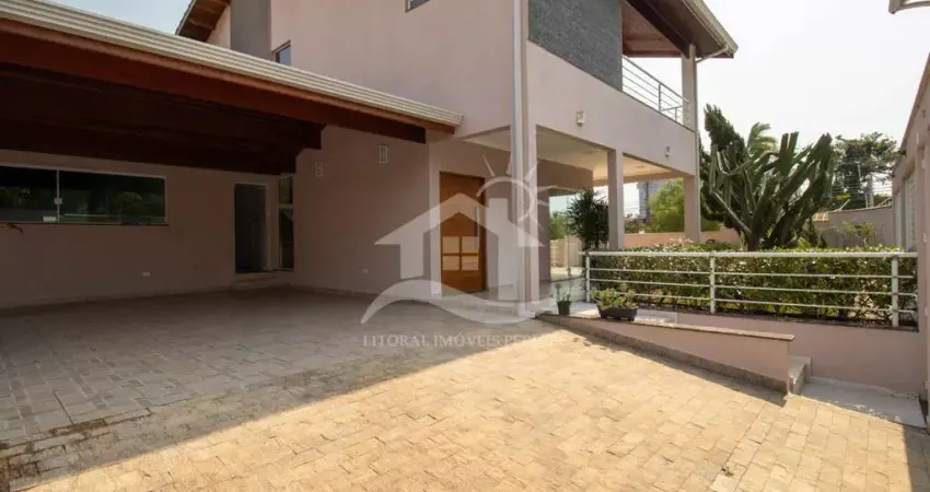 Casa Sobrado Triplex à venda , 6 quarto(s),  sendo 2 suíte(s)  no bairro Centro, 800 metros da praia, Peruíbe-SP