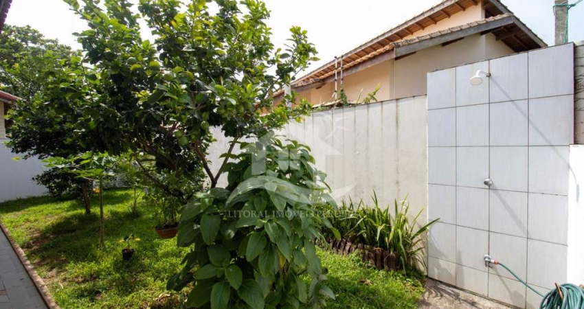 Casa Térrea à venda , 3 quarto(s),  sendo 1 suíte(s)  no bairro Stella Maris, 200 metros da praia, Peruíbe-SP