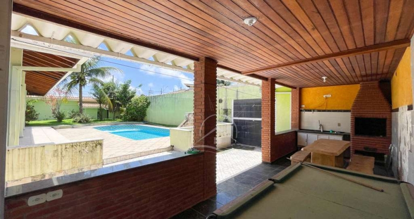 Casa Sobrado à venda , 5 quarto(s),  sendo 3 suíte(s)  no bairro Jardim Peruíbe, 2 metros da praia, Peruíbe-SP