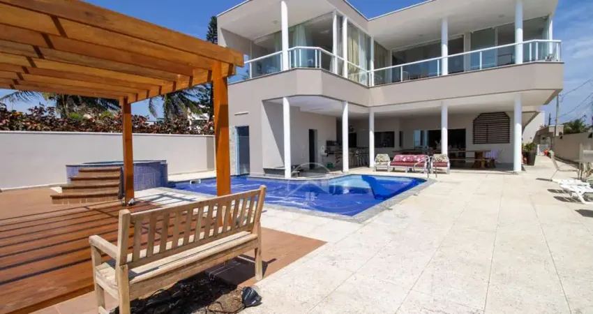 Casa Sobrado Novo à venda com piscina, 11 quarto(s),  sendo 11 suíte(s)  no bairro Jardim Imperador, 0 metros da praia, Peruíbe-SP