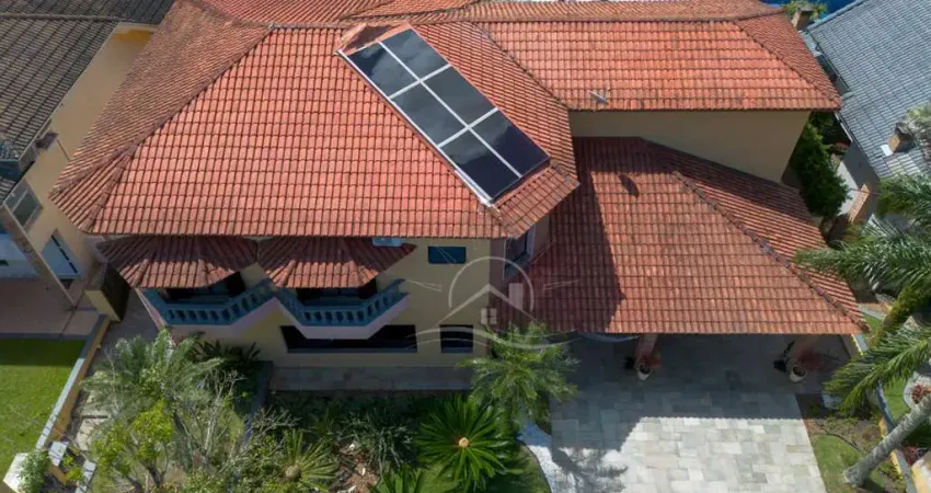 Casa Sobrado à venda com piscina, 5 quarto(s),  sendo 5 suíte(s)  no bairro Bougainville Residencial III, 800 metros da praia, Peruíbe-SP