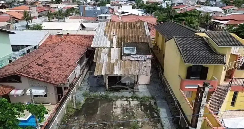 Casa Térrea à venda , 4 quarto(s),  sendo 2 suíte(s)  no bairro Stella Maris, 0 metros da praia, Peruíbe-SP