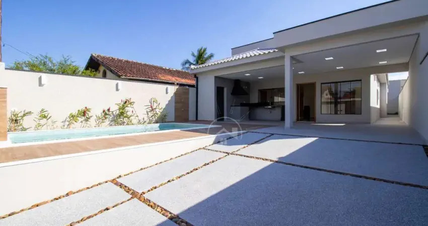 Casa Térrea com piscina à venda , 3 quarto(s),  sendo 3 suíte(s)  no bairro Cidade Nova Peruíbe, 600 metros da praia, Peruíbe-SP