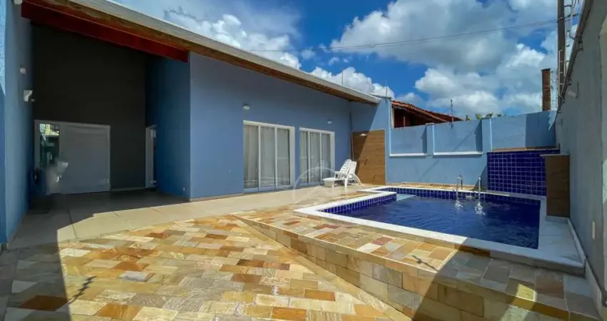 Casa Térrea com piscina à venda com piscina, 4 quarto(s),  sendo 2 suíte(s)  no bairro Oasis, 250 metros da praia, Peruíbe-SP