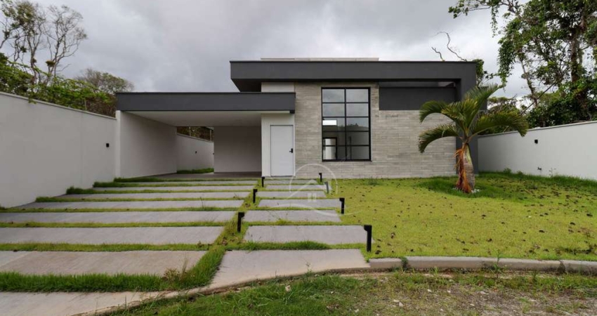 Casa Térrea à venda com piscina, 3 quarto(s),  sendo 3 suíte(s)  no bairro Jardim São Luis, 2000 metros da praia, Peruíbe-SP