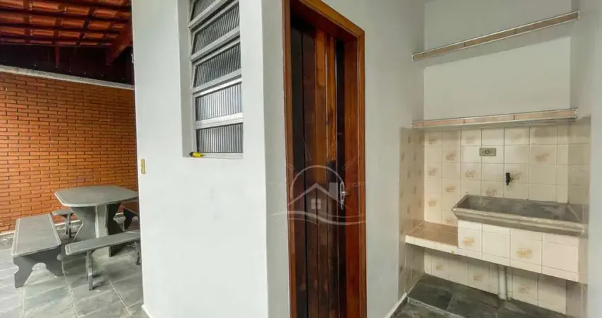 Casa Térrea à venda , 3 quarto(s),  sendo 1 suíte(s)  no bairro Centro, 950 metros da praia, Peruíbe-SP