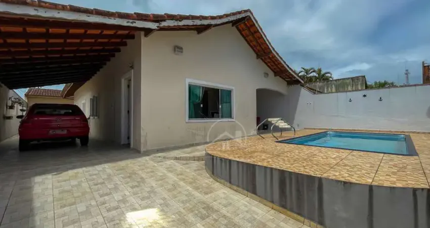 Casa Térrea à venda com piscina, 3 quarto(s),  sendo 1 suíte(s)  no bairro Cidade Nova Peruíbe, 800 metros da praia, Peruíbe-SP