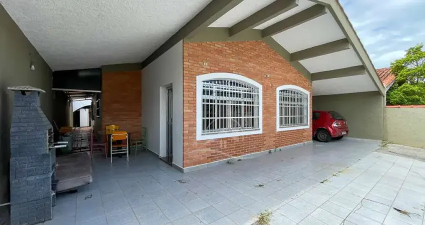 Casa Térrea à venda , 4 quarto(s),  sendo 1 suíte(s)  no bairro Flórida, 300 metros da praia, Peruíbe-SP