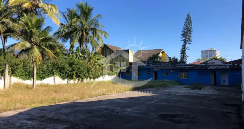 Terreno Amplo à venda , ,   no bairro Centro, 0 metros da praia, Peruíbe-SP
