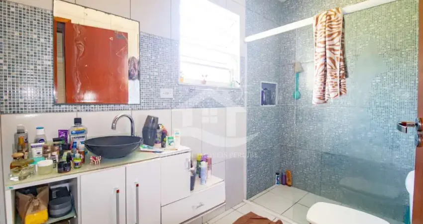 Casa Térrea com Edícula à venda , 7 quarto(s),  sendo 7 suíte(s)  no bairro Centro, 600 metros da praia, Peruíbe-SP
