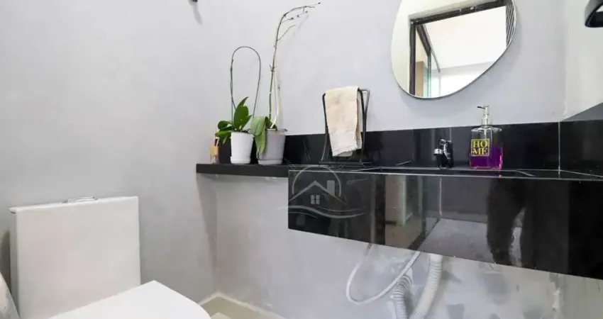 Casa Térrea à venda com piscina, 3 quarto(s),  sendo 1 suíte(s)  no bairro Flora Rica, 2 metros da praia, Peruíbe-SP