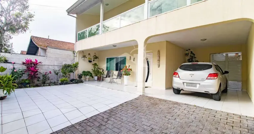Casa Sobrado à venda com piscina, 5 quarto(s),  sendo 5 suíte(s)  no bairro Beira Mar, 200 metros da praia, Peruíbe-SP