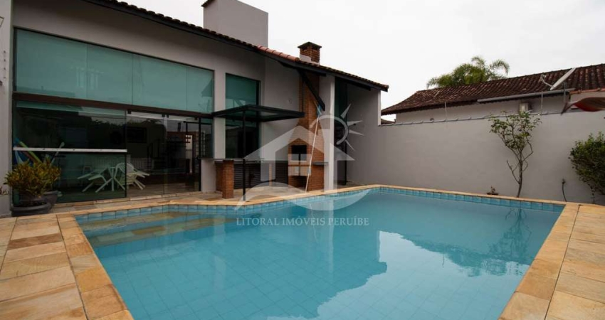 Casa Térrea à venda com piscina, 5 quarto(s),  sendo 3 suíte(s)  no bairro Oasis, 200 metros da praia, Peruíbe-SP