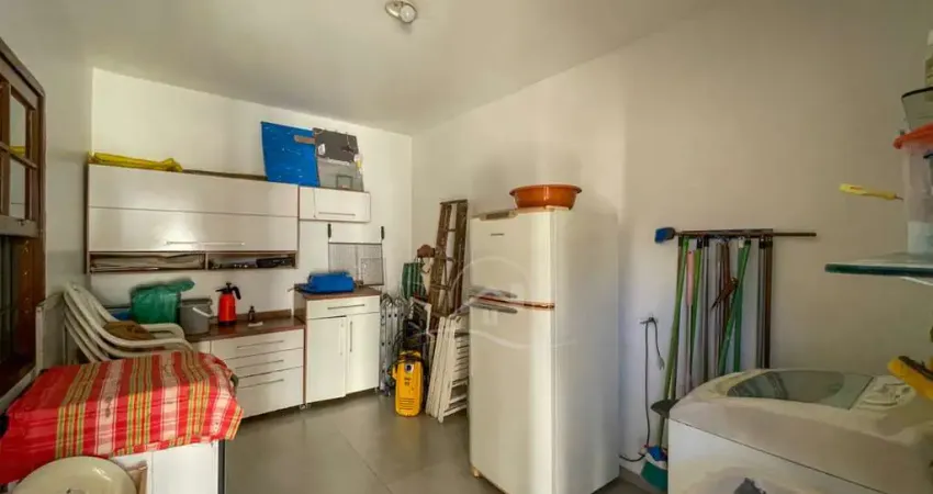 Casa Térrea à venda , 4 quarto(s),  sendo 0 suíte(s)  no bairro Centro, 950 metros da praia, Peruíbe-SP