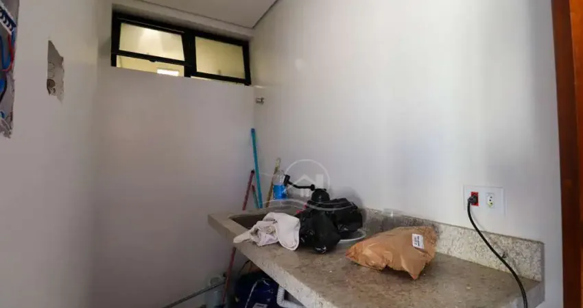Casa Térrea com piscina à venda com piscina, 3 quarto(s),  sendo 1 suíte(s)  no bairro São João Batista, 250 metros da praia, Peruíbe-SP