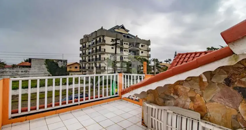 Casa Sobrado à venda , 6 quarto(s),  sendo 6 suíte(s)  no bairro Convento Velho, 100 metros da praia, Peruíbe-SP