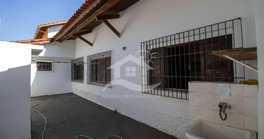 Casa Sobrado à venda , 6 quarto(s),  sendo 4 suíte(s)  no bairro Oasis, 600 metros da praia, Peruíbe-SP