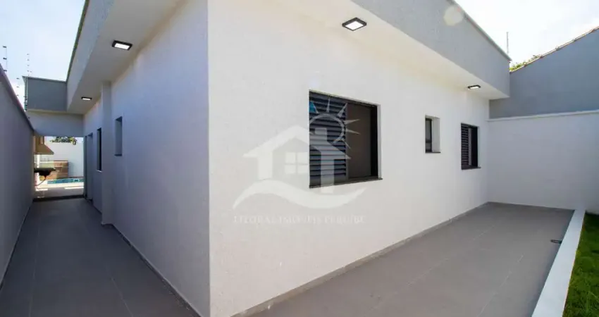 Casa Térrea com piscina à venda , 3 quarto(s),  sendo 1 suíte(s)  no bairro São José, 1000 metros da praia, Peruíbe-SP