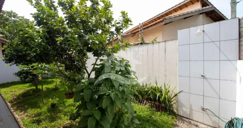 Casa Térrea à venda , 3 quarto(s),  sendo 1 suíte(s)  no bairro Stella Maris, 200 metros da praia, Peruíbe-SP