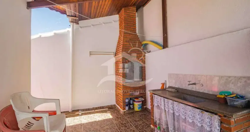 Casa Térrea à venda com piscina, 3 quarto(s),  sendo 1 suíte(s)  no bairro Flórida, 800 metros da praia, Peruíbe-SP