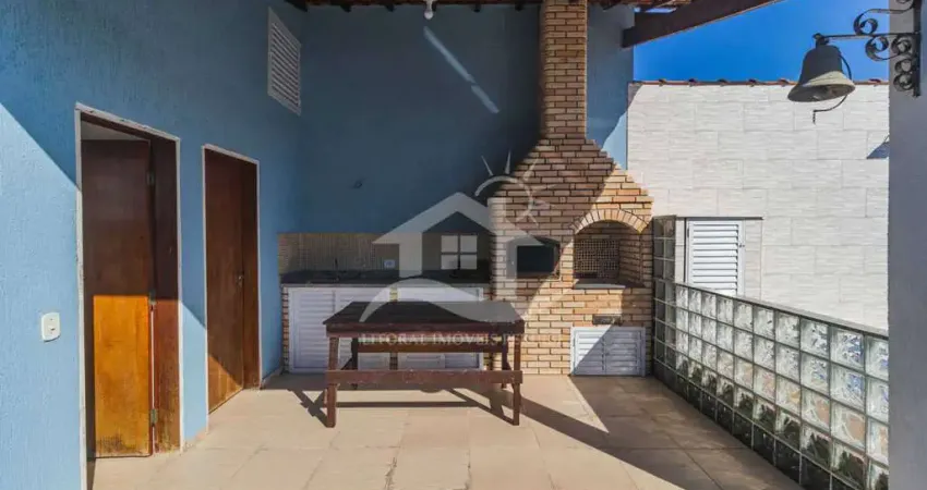 Casa Térrea à venda com piscina, 3 quarto(s),  sendo 1 suíte(s)  no bairro Jardim São Luis, 1300 metros da praia, Peruíbe-SP