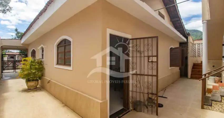 Casa Térrea à venda , 4 quarto(s),  sendo 0 suíte(s)  no bairro Veneza, 2000 metros da praia, Peruíbe-SP