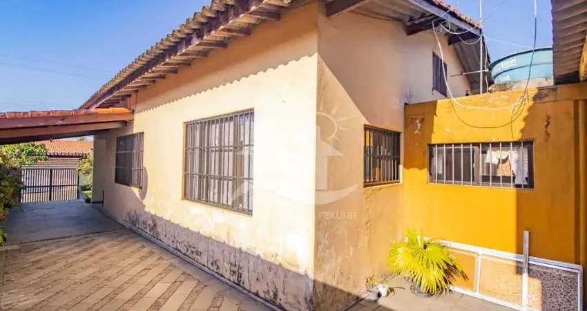 Casa Térrea à venda , 3 quarto(s),  sendo 1 suíte(s)  no bairro Stella Maris, 900 metros da praia, Peruíbe-SP