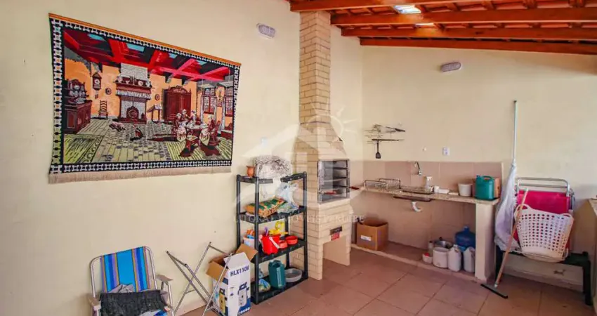 Casa Térrea à venda , 3 quarto(s),  sendo 2 suíte(s)  no bairro Beira Mar, 800 metros da praia, Peruíbe-SP