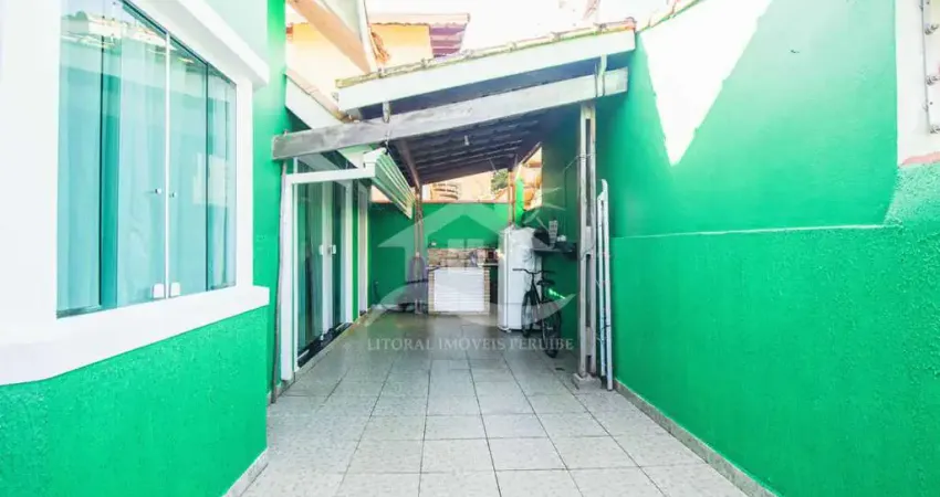 Casa Sobrado à venda , 3 quarto(s),  sendo 1 suíte(s)  no bairro Stella Maris, 1000 metros da praia, Peruíbe-SP
