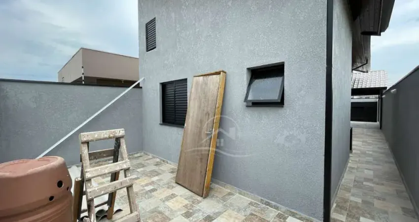 Casa Térrea à venda com piscina, 2 quarto(s),  sendo 1 suíte(s)  no bairro Flora Rica, 2000 metros da praia, Peruíbe-SP