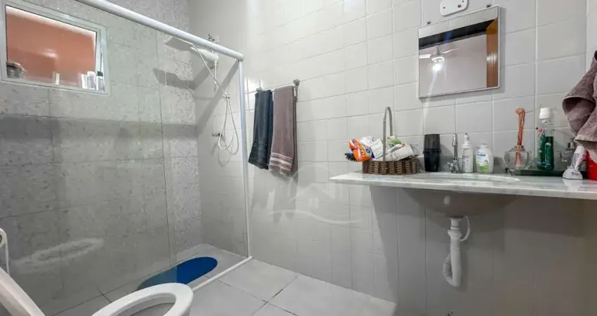 Casa Térrea à venda com piscina, 2 quarto(s),  sendo 1 suíte(s)  no bairro Ribamar, 600 metros da praia, Peruíbe-SP
