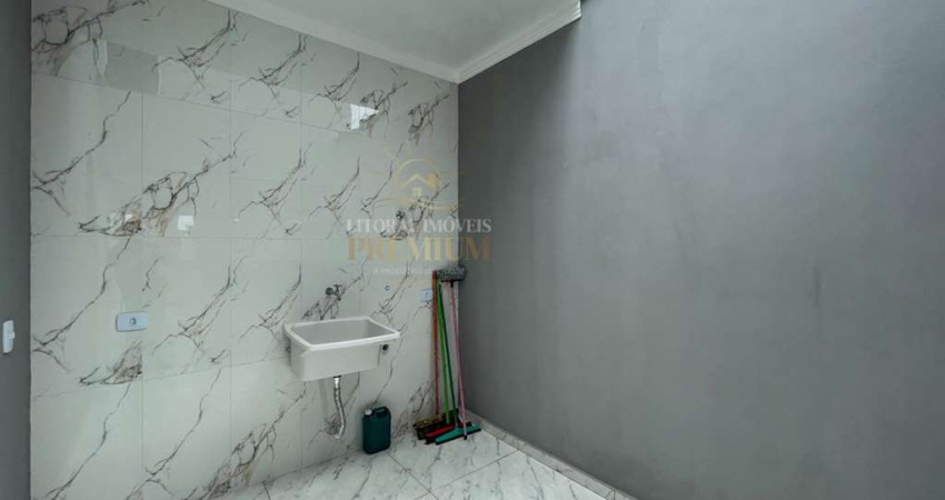 Casa Térrea à venda com piscina, 2 quarto(s),  sendo 1 suíte(s)  no bairro São José, 1500 metros da praia, Peruíbe-SP