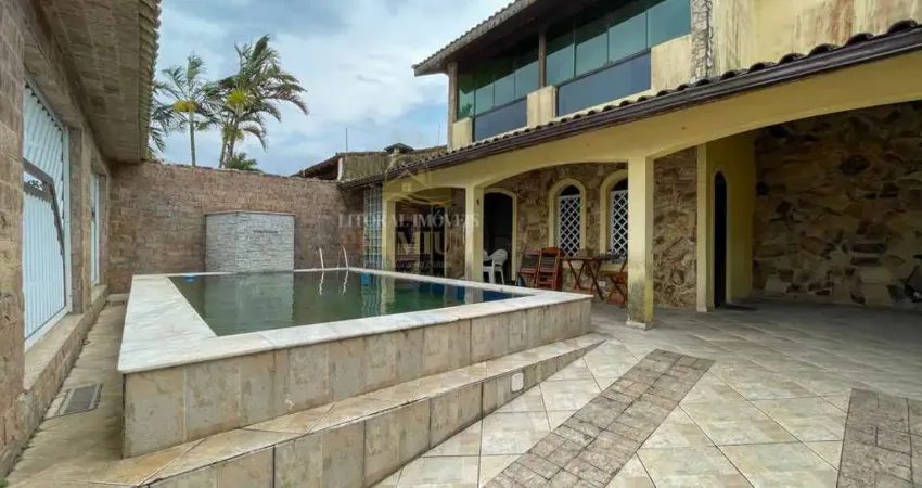 Casa Sobrado à venda com piscina, 4 quarto(s),  sendo 2 suíte(s)  no bairro Três Marias, 750 metros da praia, Peruíbe-SP
