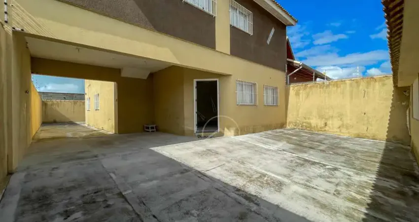 Casa Sobrado à venda , 3 quarto(s),  sendo 1 suíte(s)  no bairro Belmira Novaes, 100 metros da praia, Peruíbe-SP