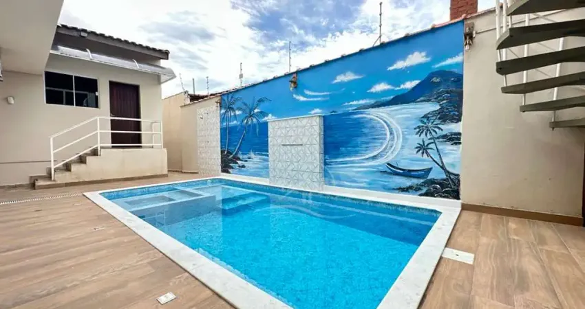 Casa Sobrado à venda , 4 quarto(s),  sendo 1 suíte(s)  no bairro Sambura, 50 metros da praia, Peruíbe-SP