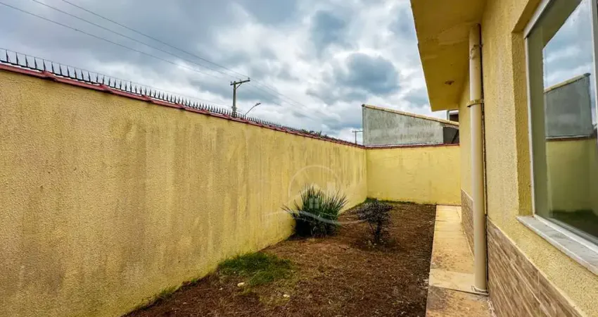 Casa Térrea à venda com piscina, 3 quarto(s),  sendo 1 suíte(s)  no bairro Continental, 600 metros da praia, Peruíbe-SP
