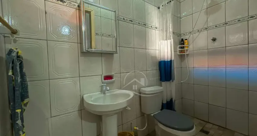 Casa Térrea à venda , 2 quarto(s),  sendo 0 suíte(s)  no bairro Centro, 600 metros da praia, Peruíbe-SP