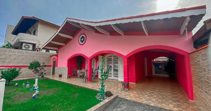 Casa Térrea à venda , 3 quarto(s),  sendo 1 suíte(s)  no bairro Oasis, 300 metros da praia, Peruíbe-SP