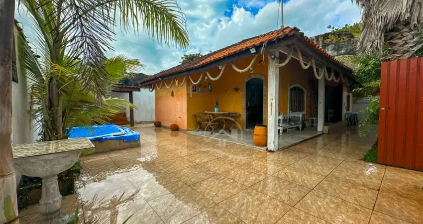 Casa Térrea com piscina à venda , 2 quarto(s),  sendo 1 suíte(s)  no bairro Cidade Nova Peruíbe, 1700 metros da praia, Peruíbe-SP