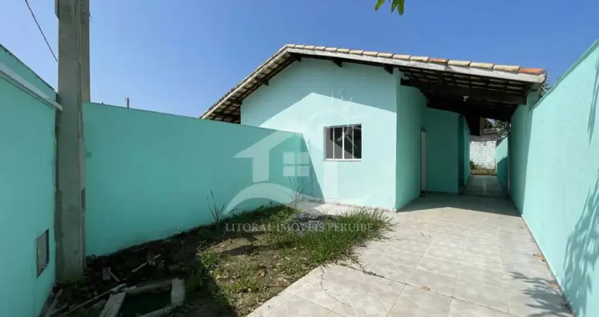 Casa Térrea à venda , 02 quarto(s),  sendo 1 suíte(s)  no bairro Estância dos Eucaliptos, 2000 metros da praia, Peruíbe-SP