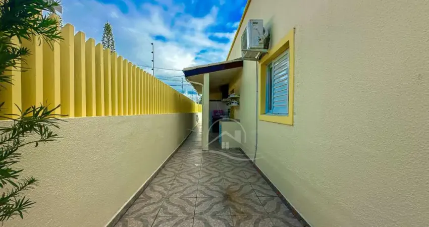 Casa Térrea com piscina à venda , 3 quarto(s),  sendo 3 suíte(s)  no bairro Cidade Nova Peruíbe, 150 metros da praia, Peruíbe-SP