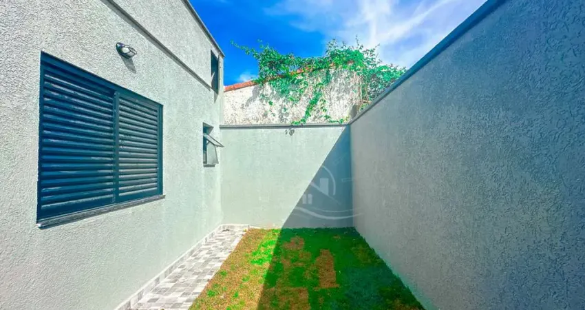 Casa Térrea à venda , 2 quarto(s),  sendo 1 suíte(s)  no bairro Cidade Nova Peruíbe, 2 metros da praia, Peruíbe-SP