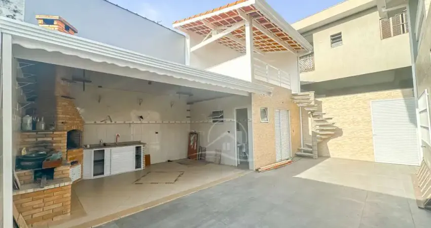 Casa Sobrado para alugar , 4 quarto(s),  sendo 1 suíte(s)  no bairro Jardim Peruíbe, 1000 metros da praia, Peruíbe-SP