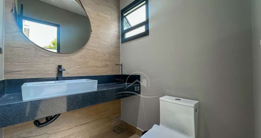 Casa Térrea com piscina à venda com piscina, 3 quarto(s),  sendo 1 suíte(s)  no bairro Três Marias, 350 metros da praia, Peruíbe-SP