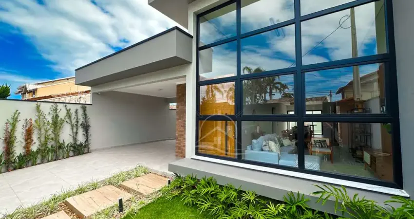 Casa térrea com piscina à venda com piscina, 3 quarto(s),  sendo 1 suíte(s)  no bairro três marias, 350 metros da praia, peruíbe-sp