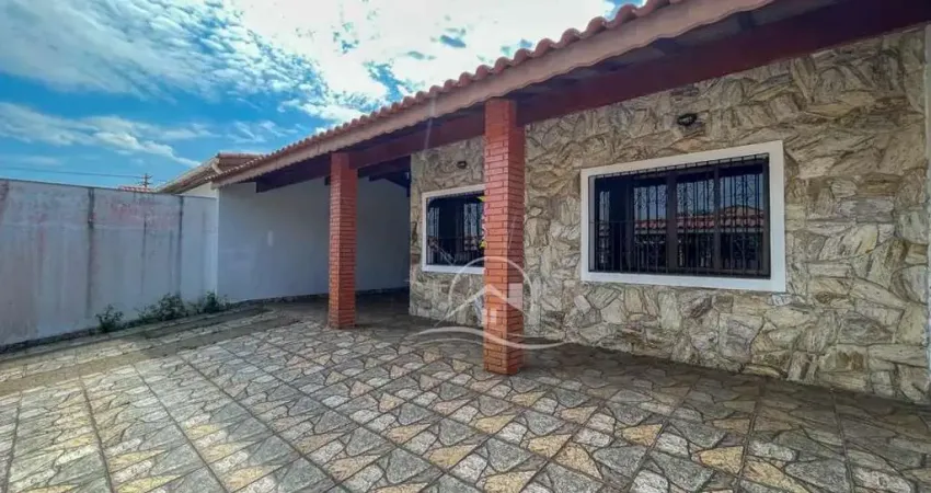 Casa Térrea à venda , 3 quarto(s),  sendo 1 suíte(s)  no bairro Jardim Barra de Jangadas, 400 metros da praia, Peruíbe-SP