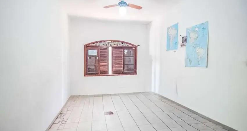 Casa térrea à venda , 3 quarto(s),  sendo 1 suíte(s)  no bairro stella maris, 400 metros da praia, peruíbe-sp